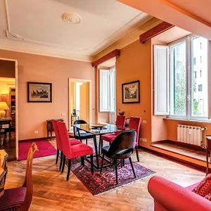 https://exclusive-renovated-flat-by-the-vatican.it-romehotels.com